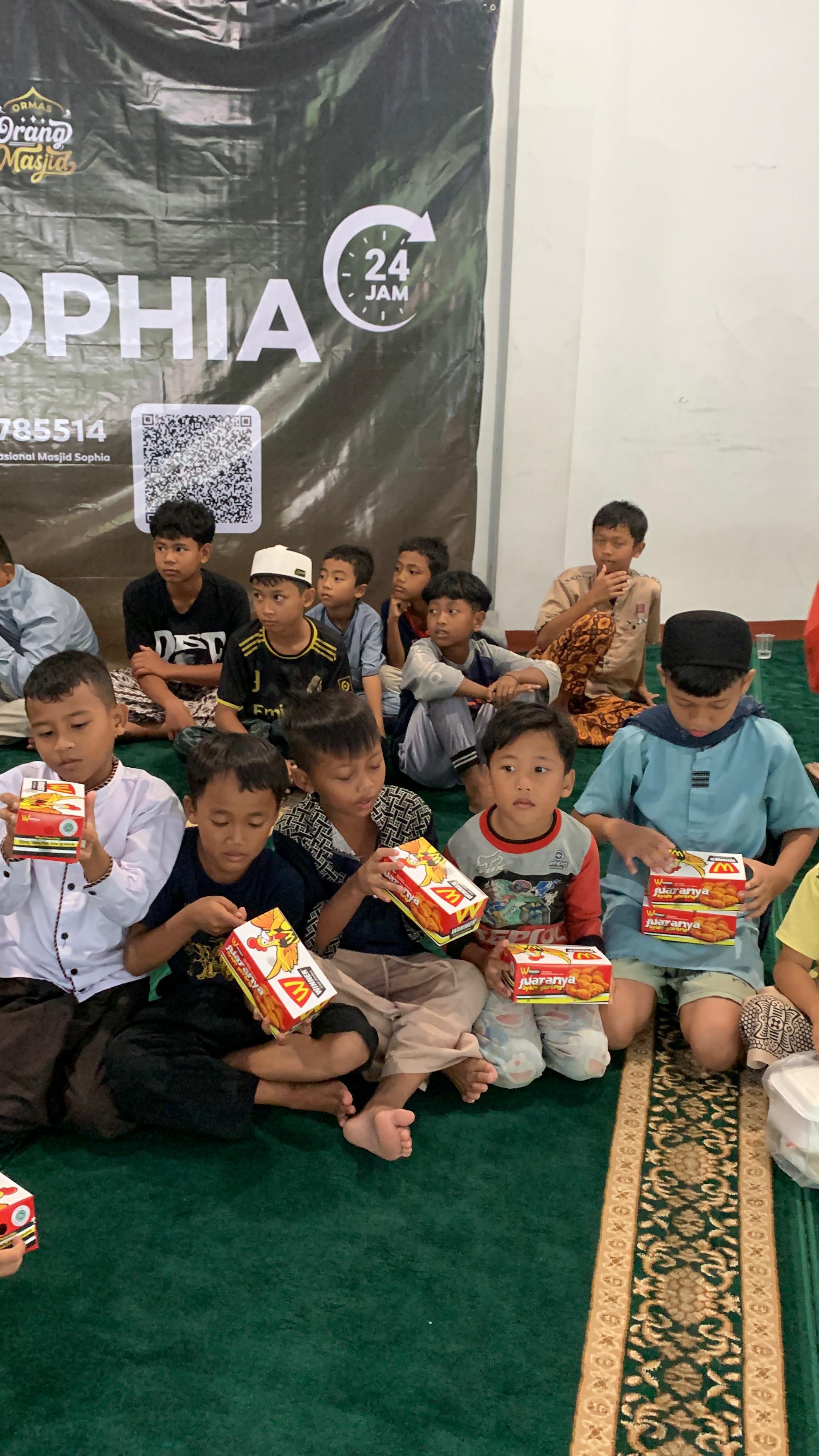 Jumat Berkah di Masjid Sophia Jatiwarna Bekasi